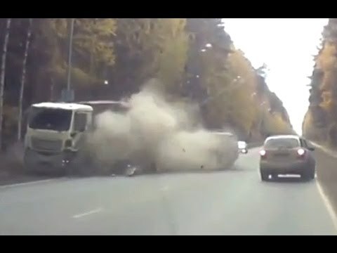 Truck Crash Compilation Décembre 2016 accident de camion 2016 accident de voiture russe