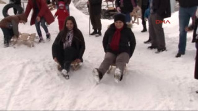 Artvin Ardanuç'ta Kar Şenliği Çok Renkli Geçti