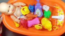 Play Doh Baby Doll Bath Time - Baby doll & playdough with toys