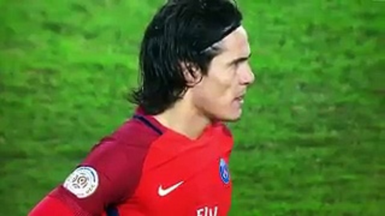 Coup Franc Magnifique de Cavani 2-0 !