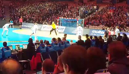 Mondial 2017 | Penalty réussi par l'équipe de France contre l'Islande