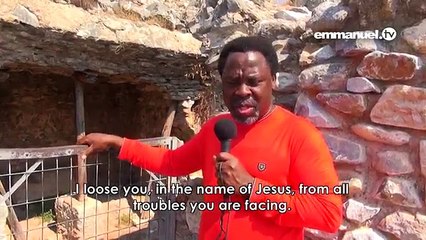 TB Joshua PRAYS At Paul And Silas PRISON!