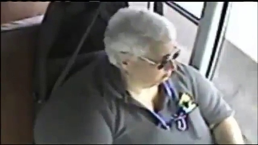 woman issaved by her fat - bus driver - No seatbelt Love