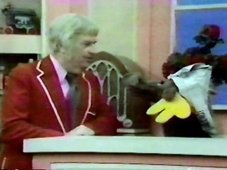 The inauguration made me think of this episode of Captain Kangaroo about getting people to follow you.