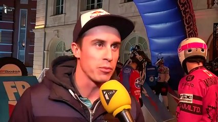 Crashed Ice  - la course folle des patineurs à Marseille-SJyPXH89VcQ