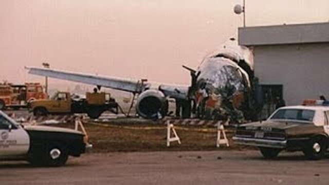 MayDay Desastres Aéreos Pouso Fora De Controle Dublado!