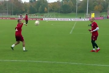 Video : Nice skill by Arjen Robben in Training