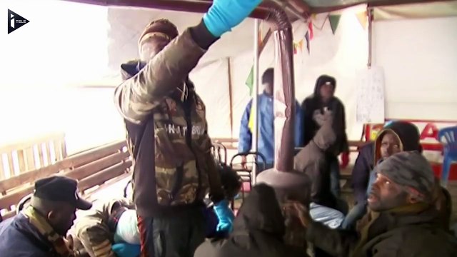 Le camp de réfugiés sur lîle de Lesbos à l'épreuve du froid-yzXMMNH0M5w