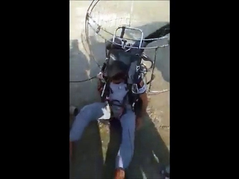 Common Pakistani invent a Machine to fly
