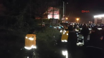 Sakarya Aydınlatma Direğine Çarpan Otomobilin Sürücüsü Ortadan Kayboldu