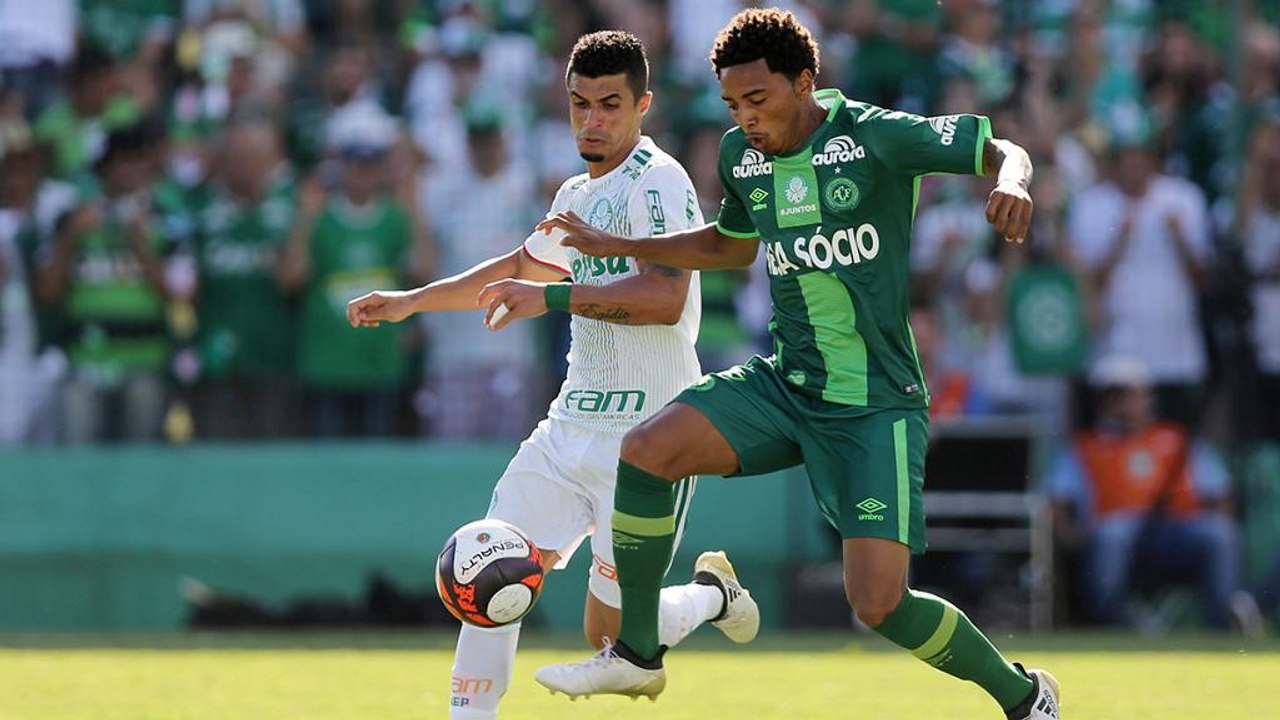 Comeback von af chapecoense: copa-sudaméricana-ehrung bei benefizspiel