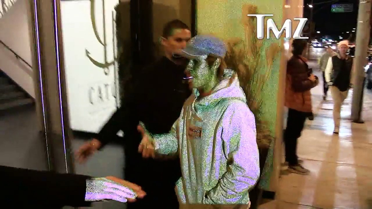 JUSTIN BIEBER 'SORRY, NO COMMENT ON SELENA' Now, Where's The Damn Car _ TMZ-eOM0LRDGTr4