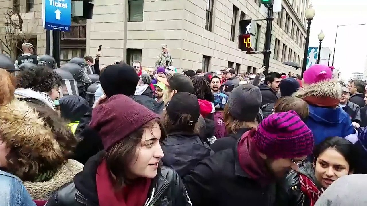 Labor REJECT the president-elect DisruptJ20 Trump Protest-OO8_9BtRjqQ