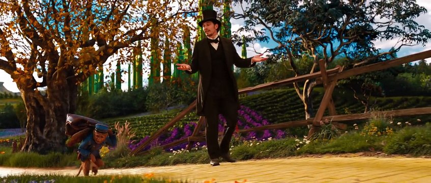 Disney - DIE FANTASTISCHE WELT VON OZ - Filmclip - Bananen-CfsAXL0OmY4