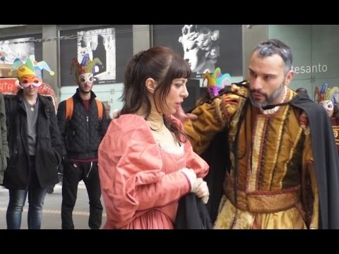 Napoli - Rigoletto in scena alla Cumana di Montesanto (21.01.17)