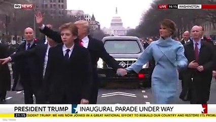 Download Video: Shikoni me kujdes videon, çfarë i ndodhi Melania Trump gjatë paradës