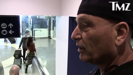 DONALD TRUMP GERMAPHOBE EXCUSE DOESN'T WASH With Howie Mandel _ TMZ-zm4QvEN-KrM