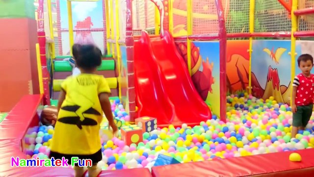 Pikachu Pokemon Go Bermain Mainan Anak Naik Odong Odong serta Mandi Bola Banyak Sekali