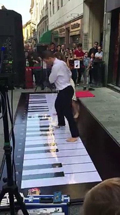 fantastic street performance