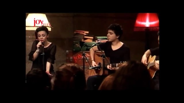 Model - Değmesin Ellerimiz Akustik