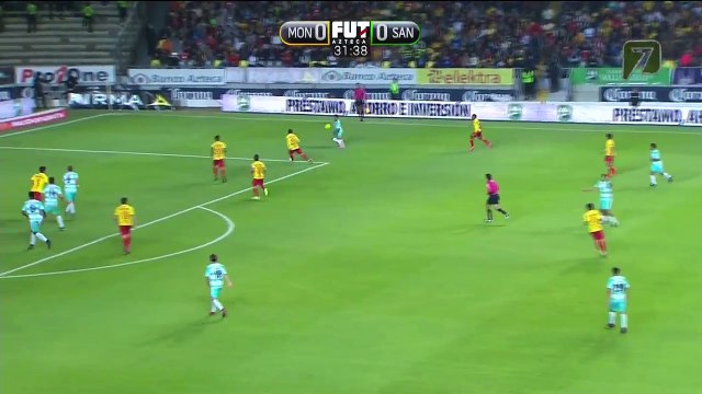 Só falhanços no México e depois golo