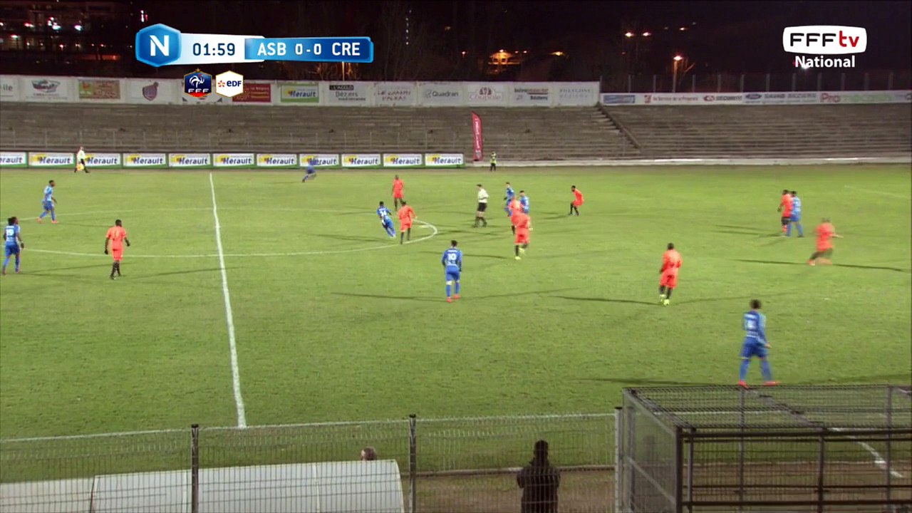 Première frappe du match pour BEZIERS sans danger.