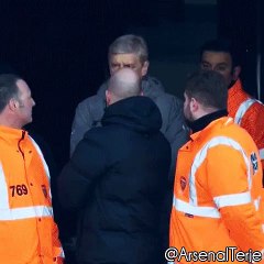 Wenger pète les plombs et s'en prend à l'arbitre !