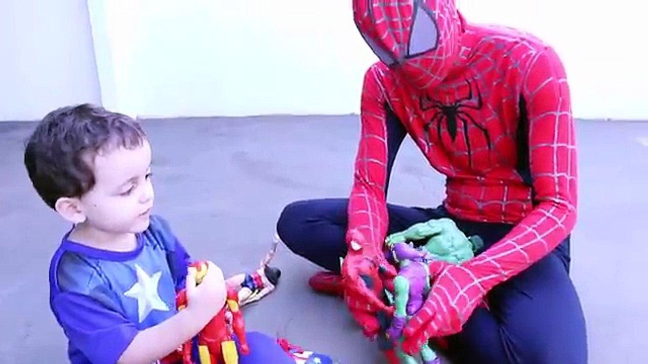 Maleficent Poop Gummy Worms w/ Spiderman, Captain America & Frozen Elsa Superhero Fun!