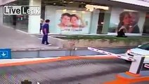 LiveLeak - Gunman shoots, wounds US consular official in Mexico