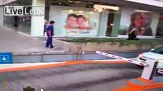 LiveLeak - Gunman shoots, wounds US consular official in Mexico