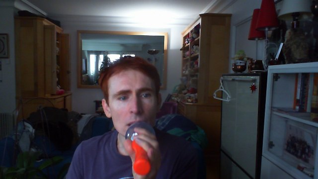 Wiwi égratigne je viens danser de Régine