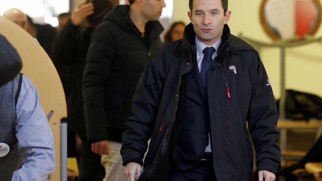 França: Benoit Hamon e Manuel Valls na segunda volta das primárias socialistas