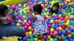 Waktu kecil Mandi Bola Anak banyak sekali bersama Teman- Kids Pool Fun Balls Indoor Playground
