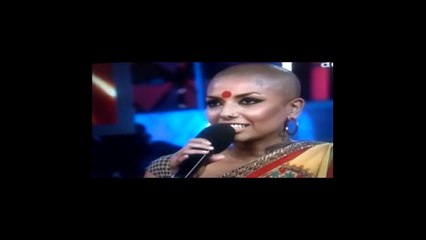 Bald indian model-wN_YiR1QrHA