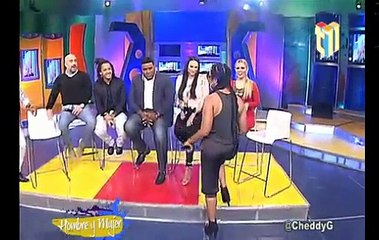 hombre y mujer de más roberto/tema:crisis económica