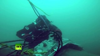 RAW - Divers search seabed at Tu-154 crash site-br6wbynZpoU