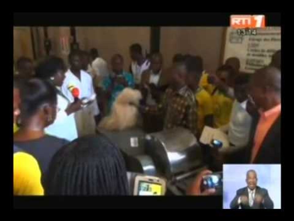 RTI Economie   La Cote D'ivoire présente une unité automatique de transformation de noix de cajou