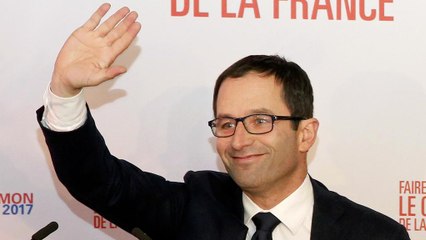 Скачать видео: Francia: al primo turno delle primarie socialiste Hamon s'impone su Valls