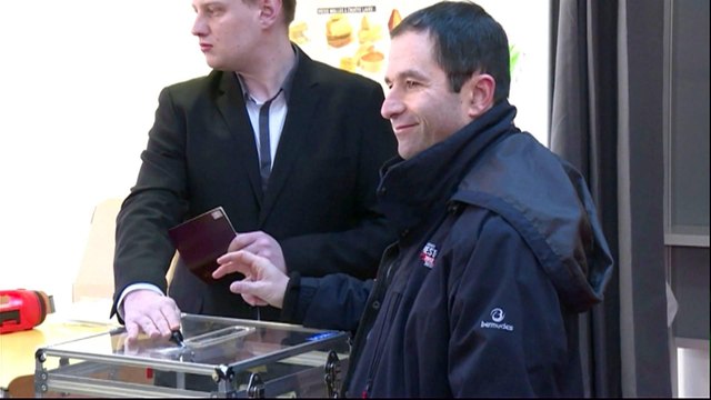 France: Benoit Hamon wins first round of Socialists' primary