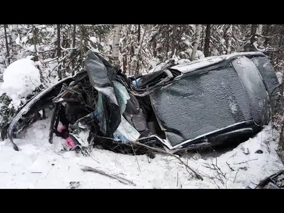 Objets volant dans pare-brise - Compilation d'accident de voiture russe