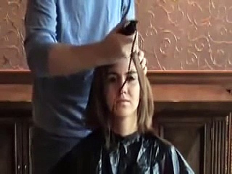 Girl headshave (bad quality) #2-gjnlp6k0dpM