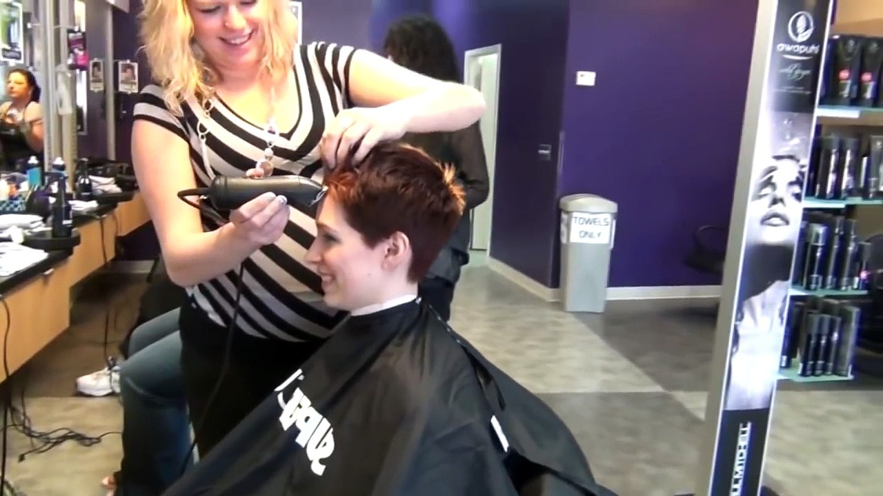 Girl headshave at a salon-WG4bAphX76o