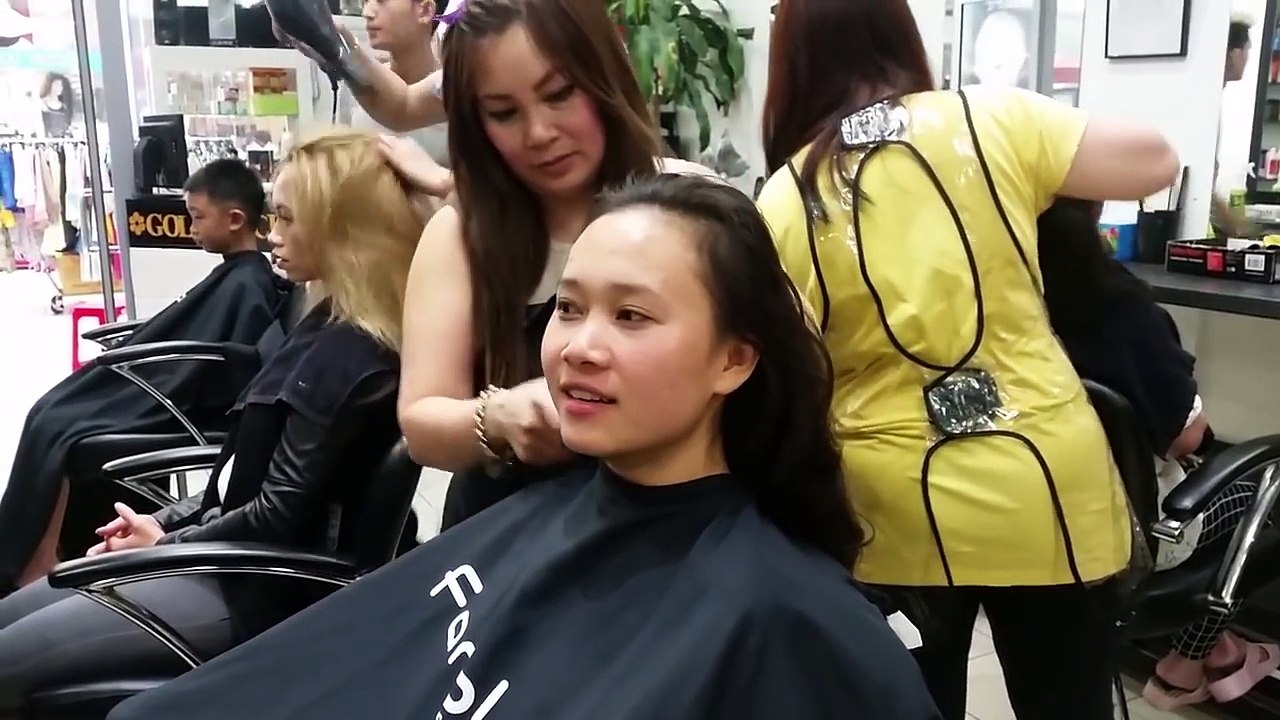 Girl headshave bald with a clipper-KaZpGCUhmlk