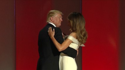Donald et Melania Trump ouvrent le bal d'investiture