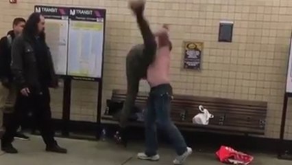 Ils font ami-ami après une bagarre