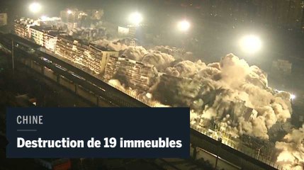 Dix-neuf immeubles partent en fumée dans un explosion contrôlée en Chine