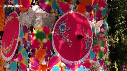 Thai people pay respect to late king during Bo Sang festival