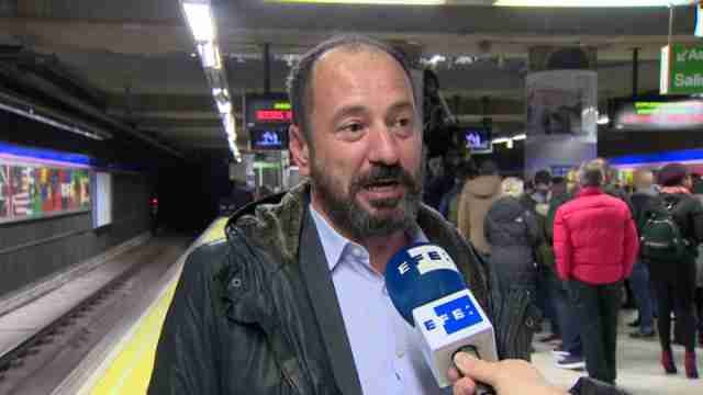 Los usuarios opinan sobre el cierre de la línea 8 de metro