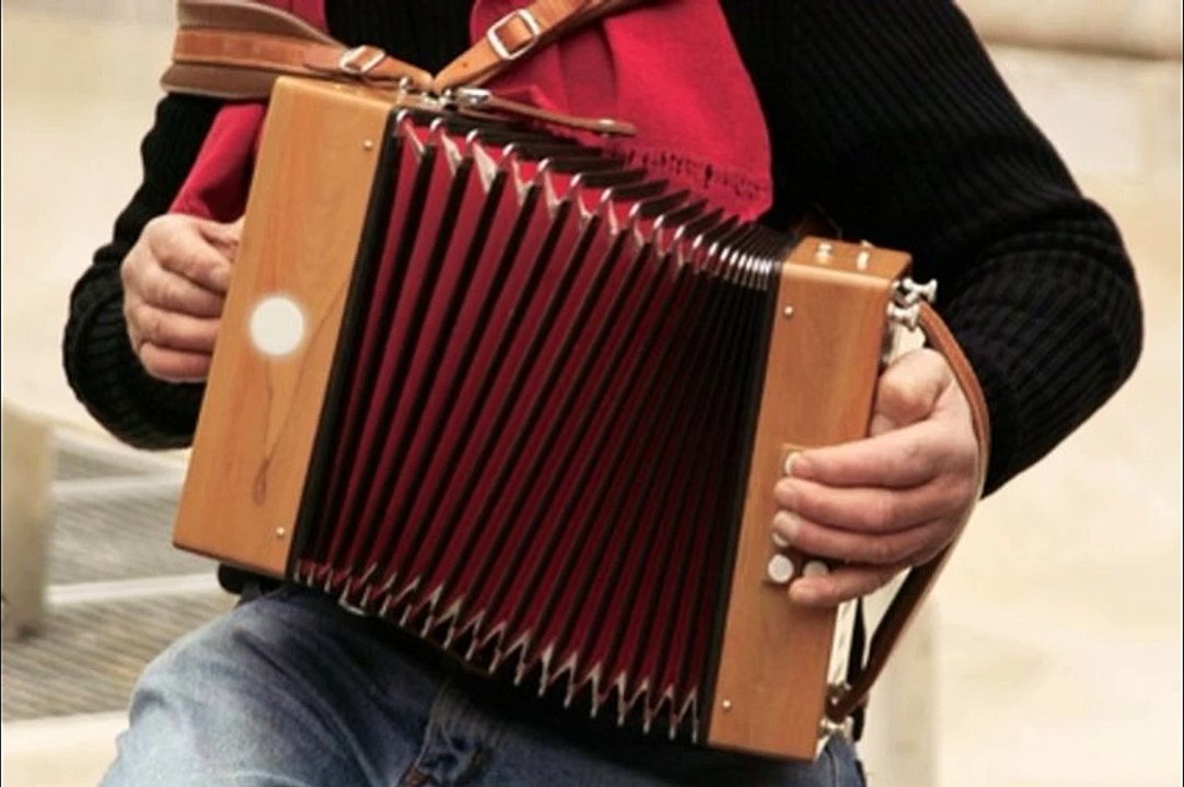 Accordion Tutor