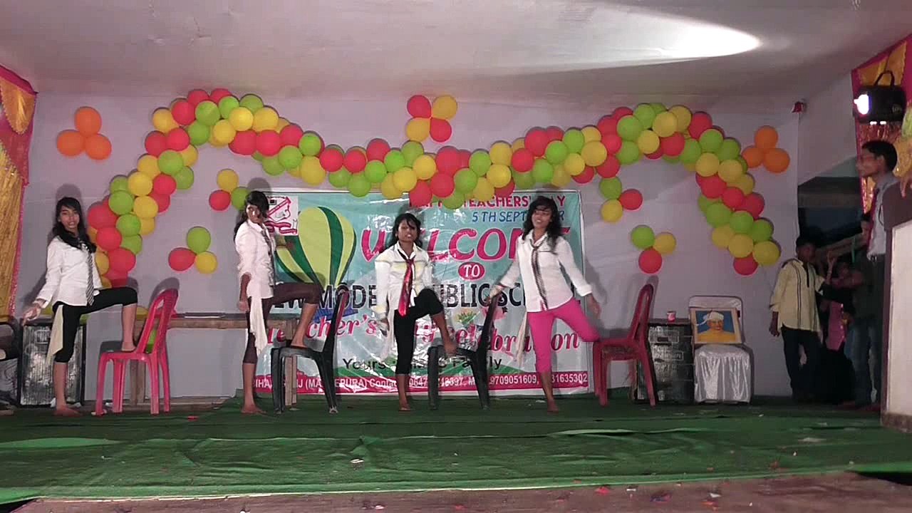 HD school girl live dance program